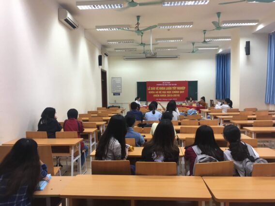 Sinh viên tham gia lớp học tại Đại học Luật Hà Nội