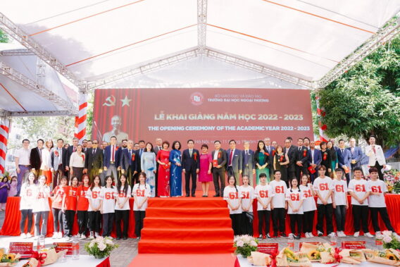 Lễ khai giảng tại Trường Đại học Ngoại thương