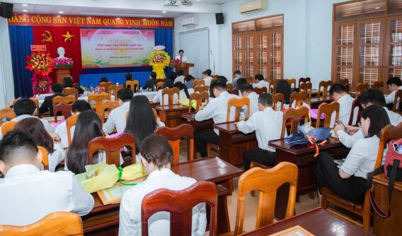  Giờ học thực hành tại lớp đào tạo nghề luật sư