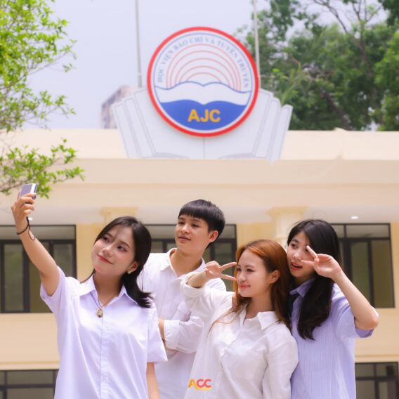 Buổi lễ khai giảng tại Học viện Báo chí và Tuyên truyền