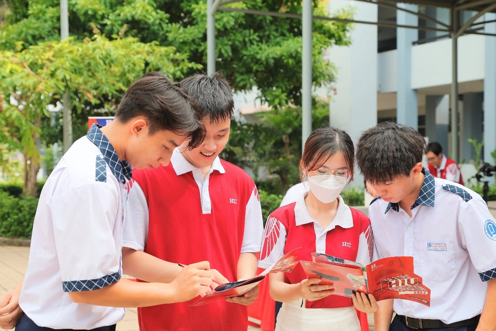 Xét học bạ đại học Hồng Bàng Cơ hội trúng tuyển và học bổng hấp dẫn