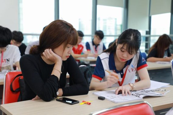 Xét học bạ tài chính ngân hàng mở rộng cơ hội vào Đại học Tài chính Ngân hàng Hà Nội